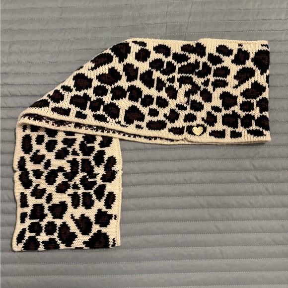 Betsey Johnson infinity scarf - Picture 4 of 4